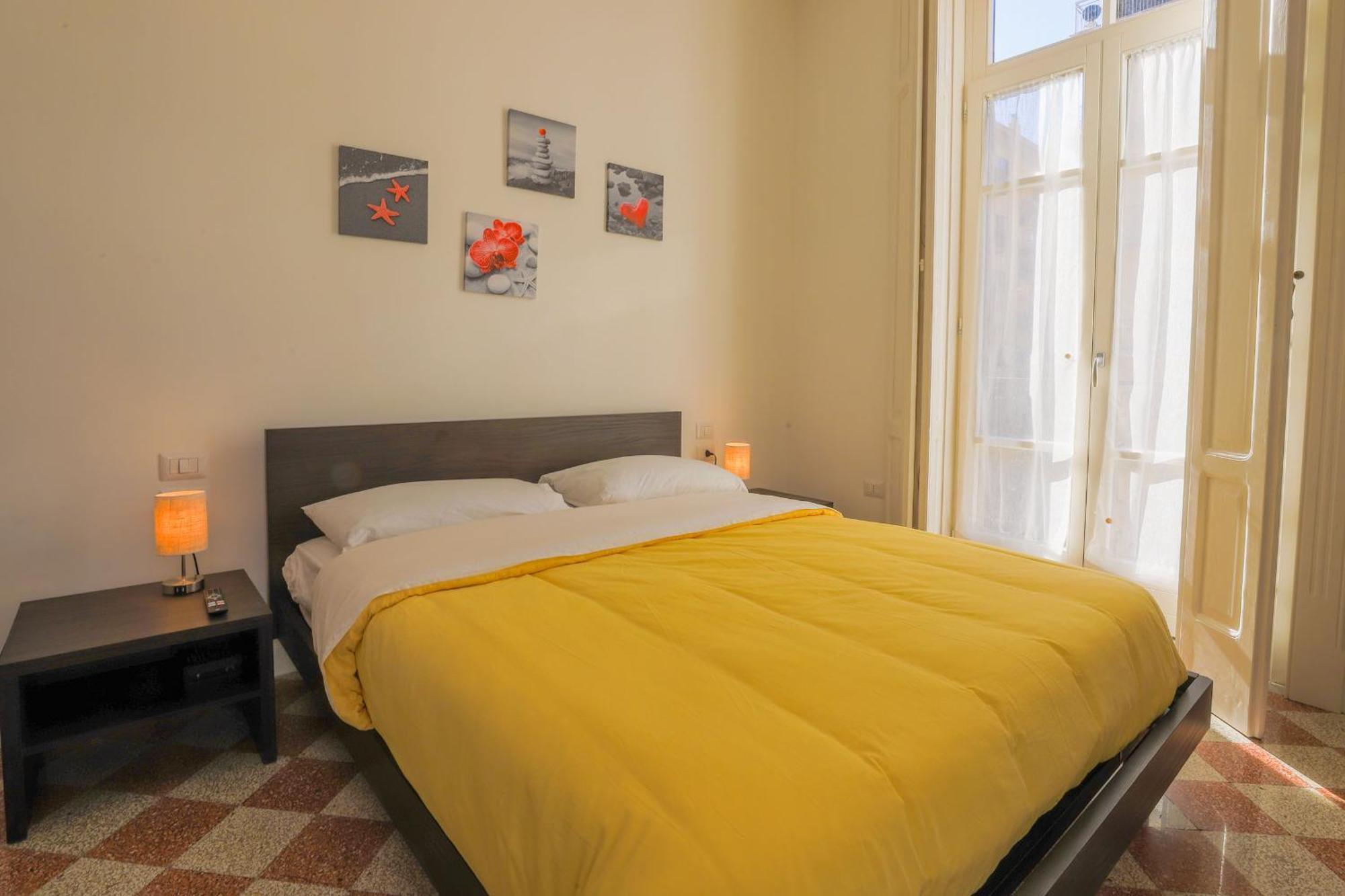 B&B Salerno Centrale ภายนอก รูปภาพ