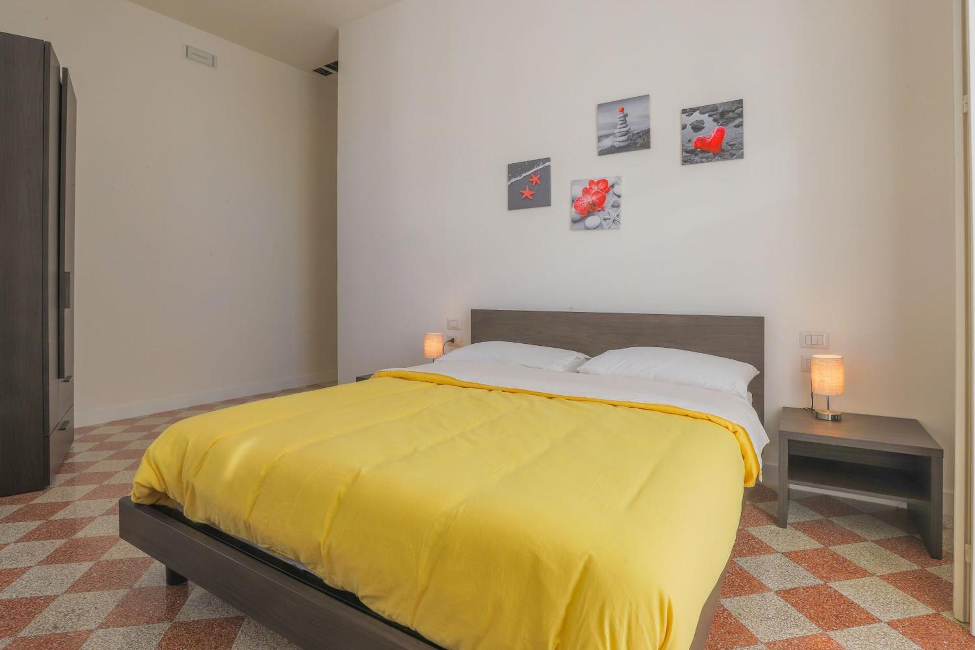 B&B Salerno Centrale ภายนอก รูปภาพ